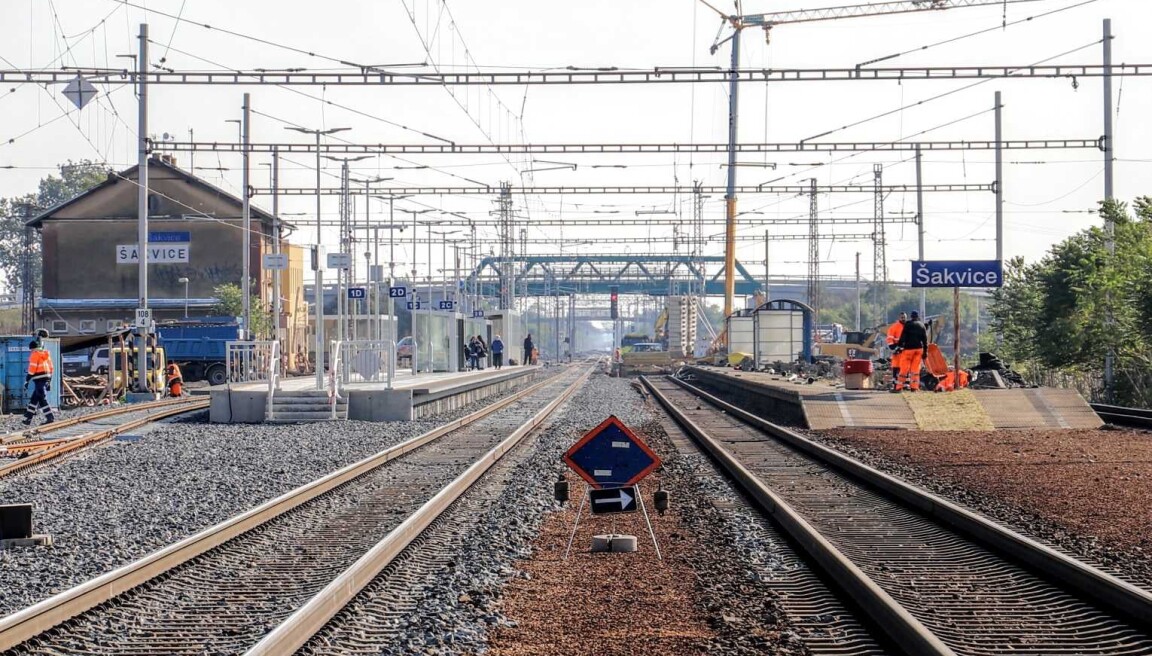 Železniční stanice Šakvice a podchod